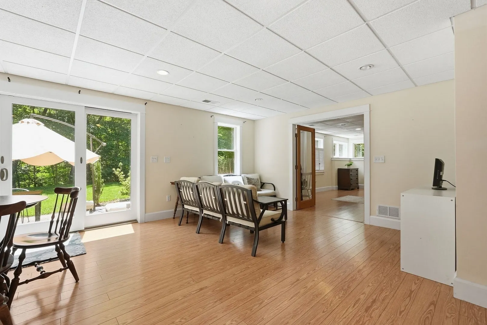 409 Henry St Photo 35
