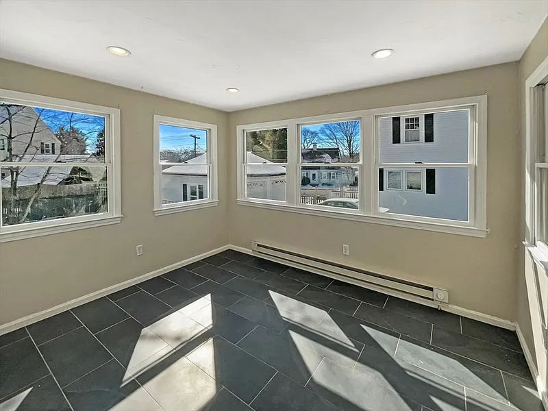 44 2nd St Photo 22