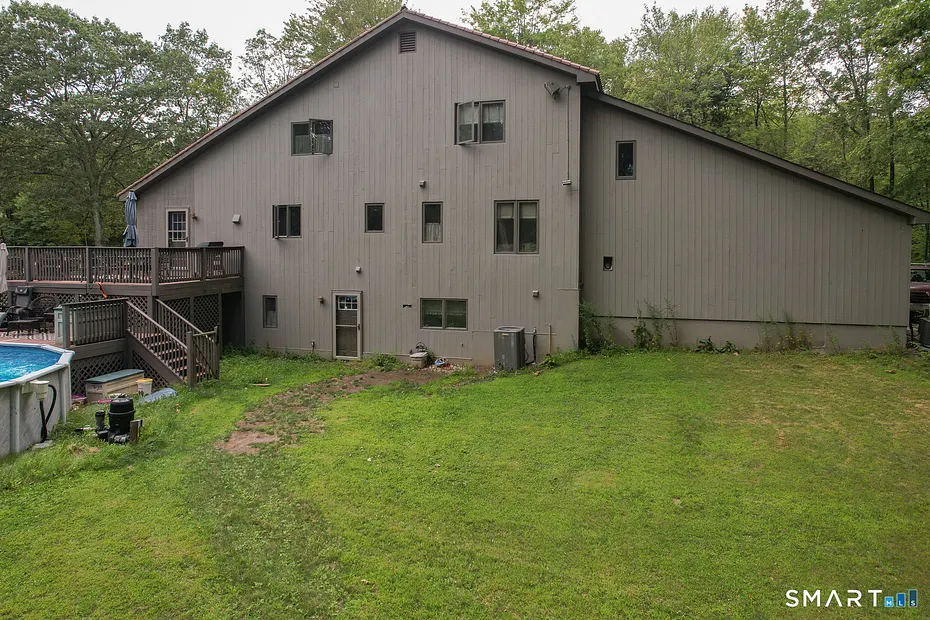 130 Fairhaven Drive Photo 5
