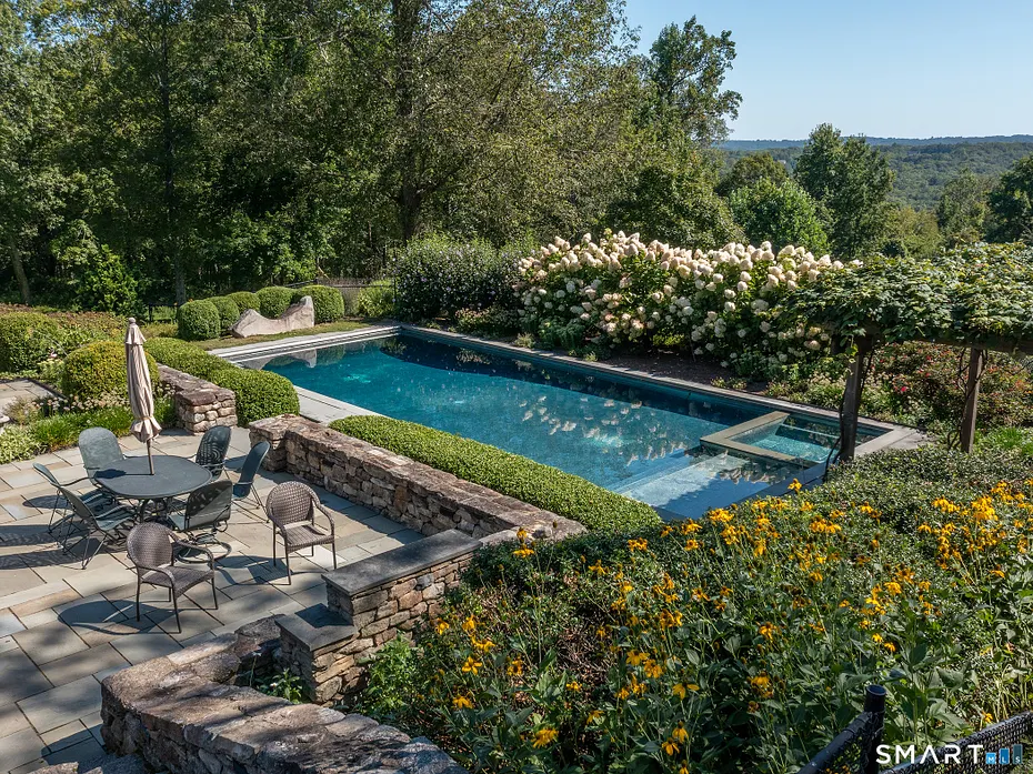 8 Sunrise Lane Photo 4
