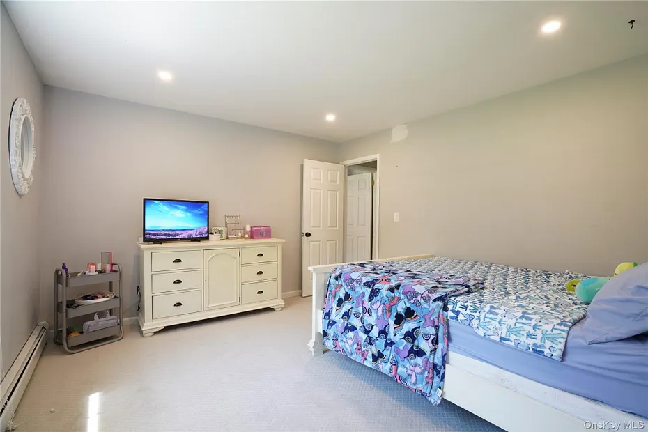 11 Kenneth Drive Photo 24