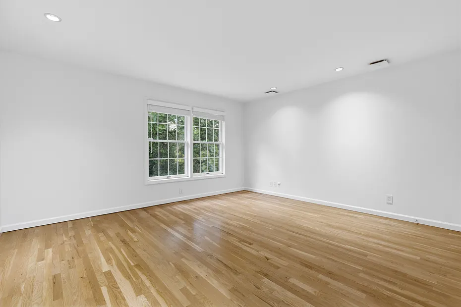 191 Beechmont Drive Photo 23