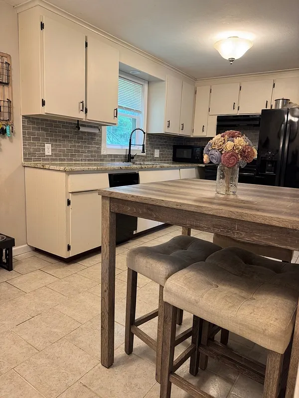 143 Skyridge Street Photo 10