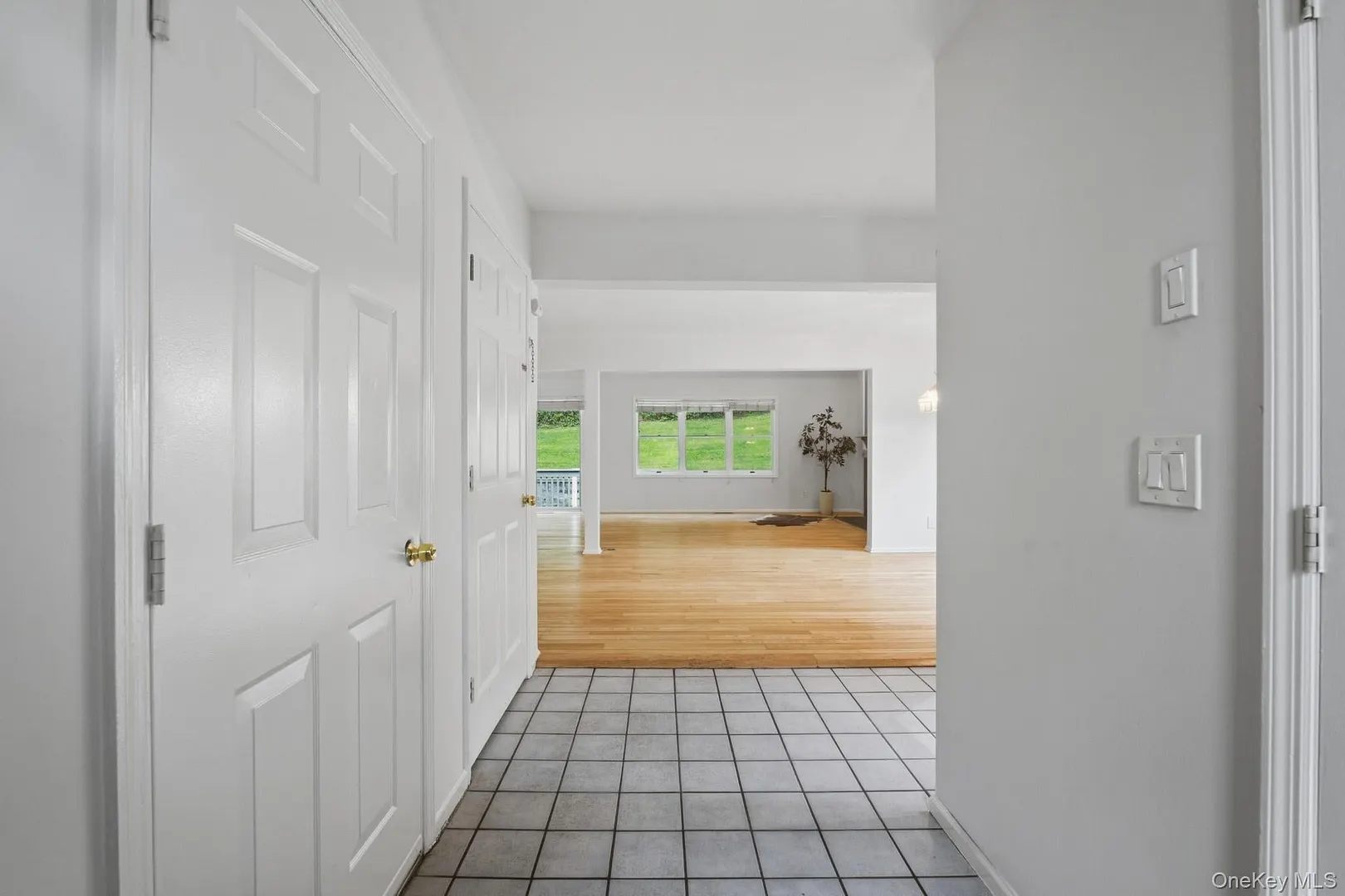 1452 Iroquois Street Photo 2
