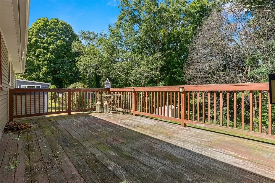 85 Gile St Photo 4