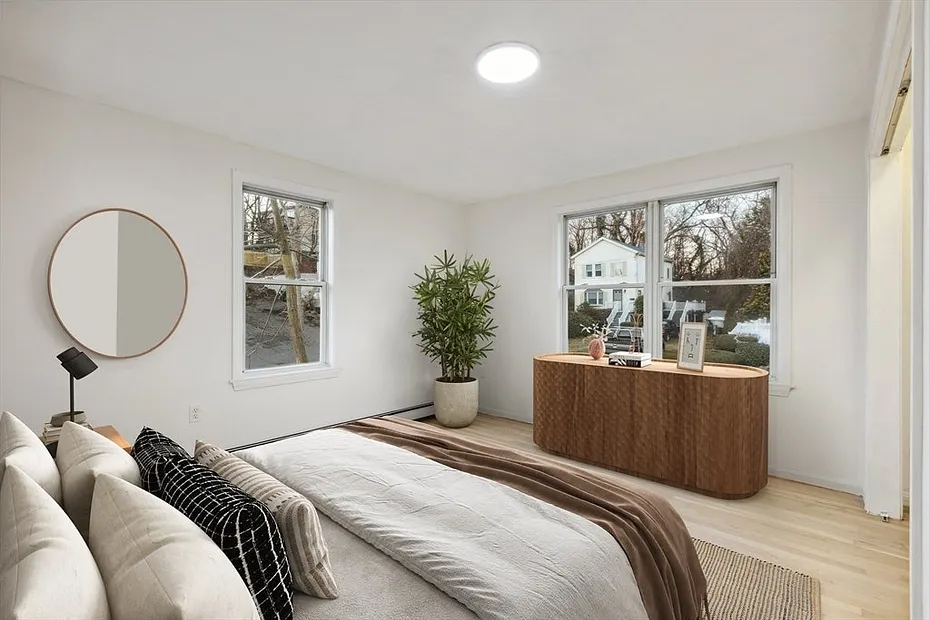 51 Belmont Ave Photo 10