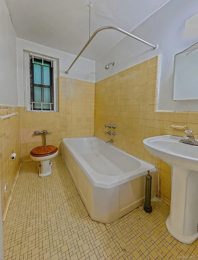 3017 Riverdale Avenue  #2H Photo 5