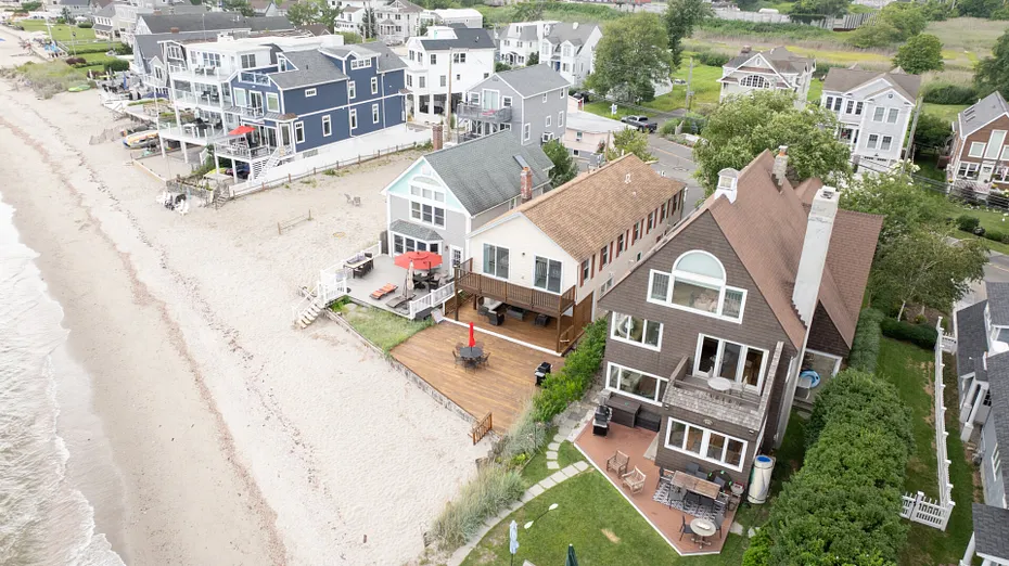 989 Fairfield Beach Road Photo 3