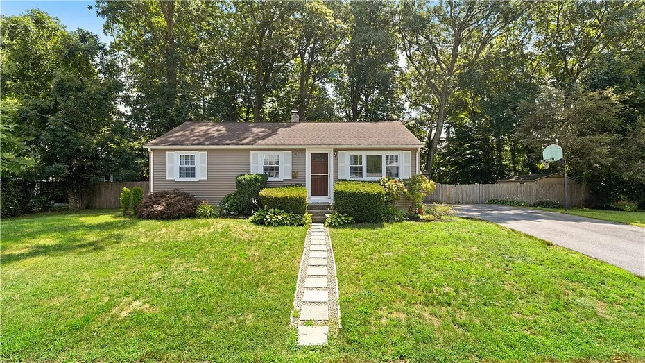52 Brentwood Avenue Photo 1