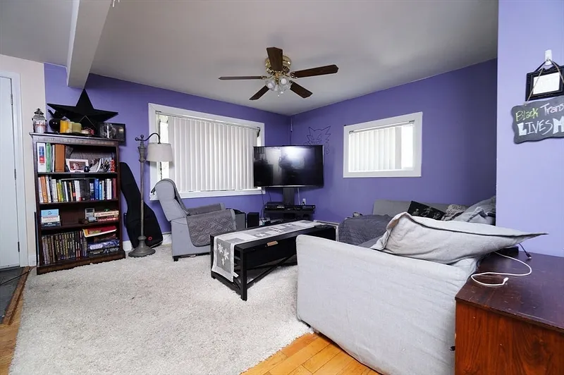 31 Floyd St Photo 11