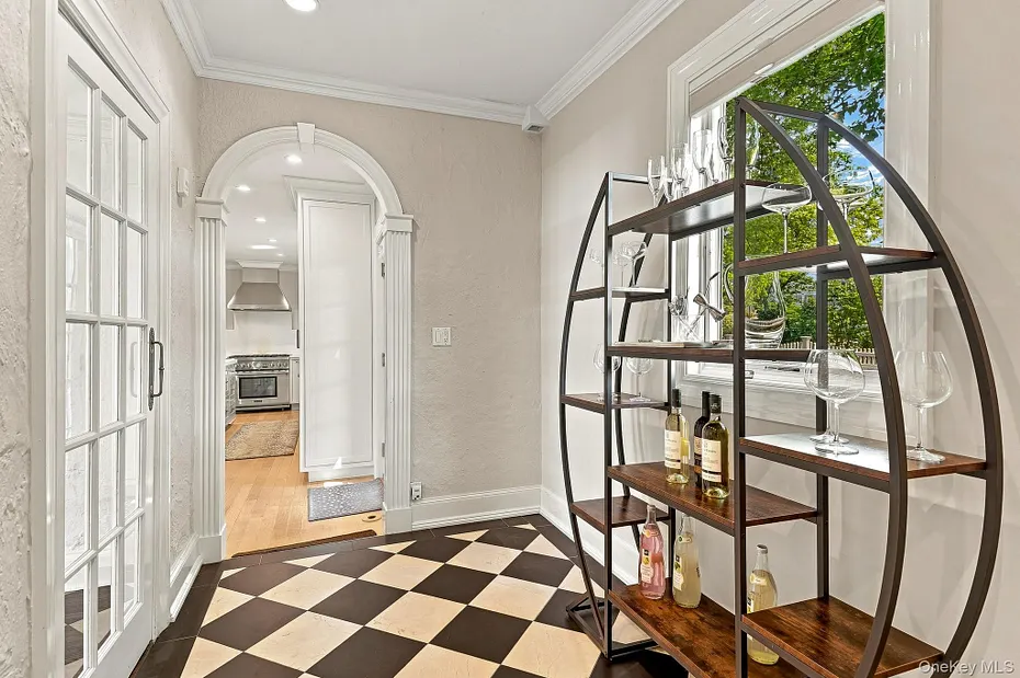 522 The Parkway Photo 14