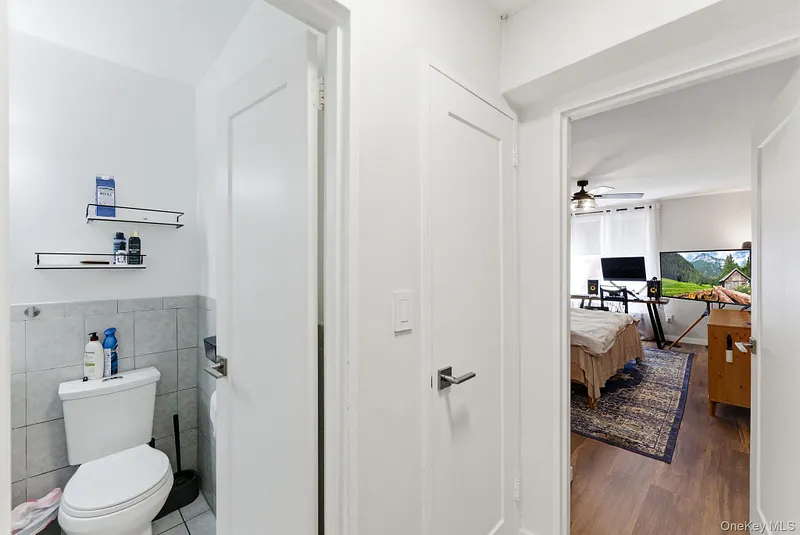 250 N Broadway  #5B Photo 12