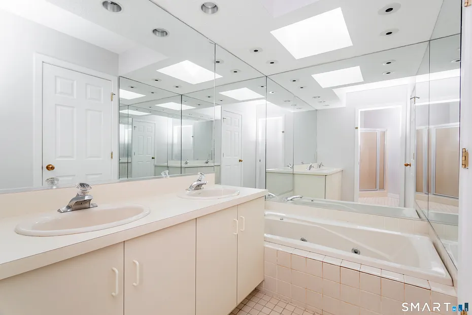 170 Glengarry Road #170 Photo 22