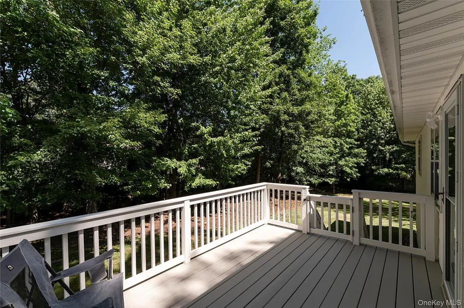 414 Maple Avenue Photo 17