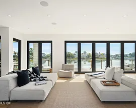 4 Little Cove Lane
