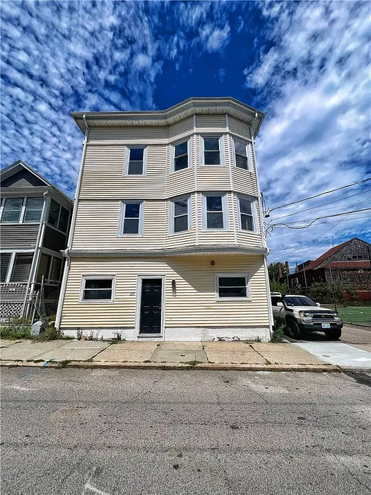 237 Cowden Street Photo 1