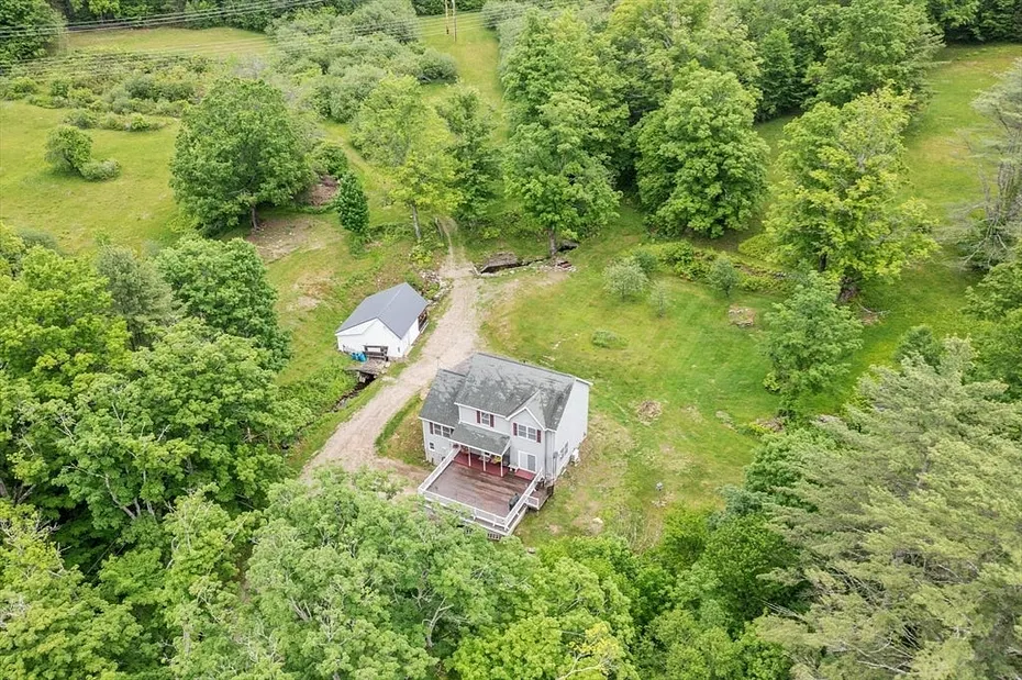 240 Farley Rd Photo 2