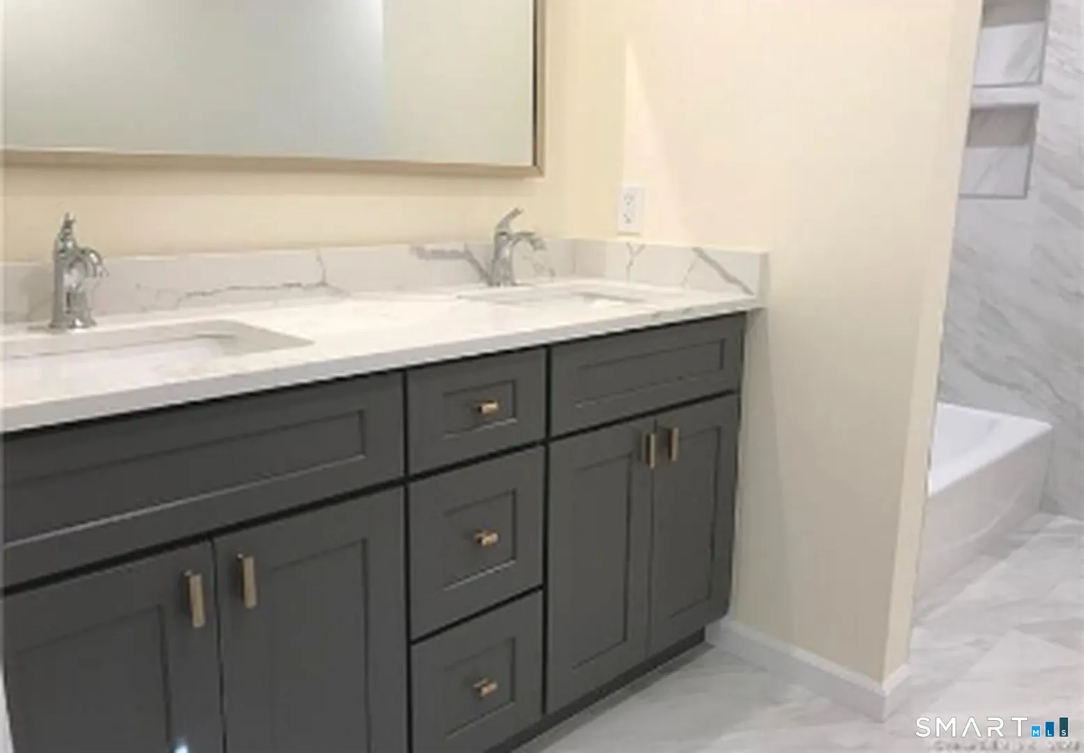 63 Soundview Avenue  #2 Photo 10