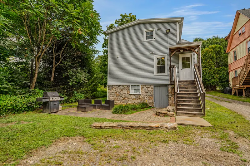 23 Plains Road Photo 18