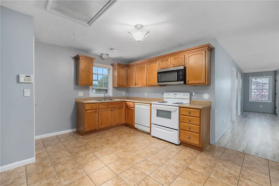 22 Aiken Street Photo 7
