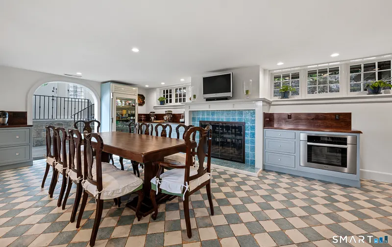 310 Litchfield Road Photo 15