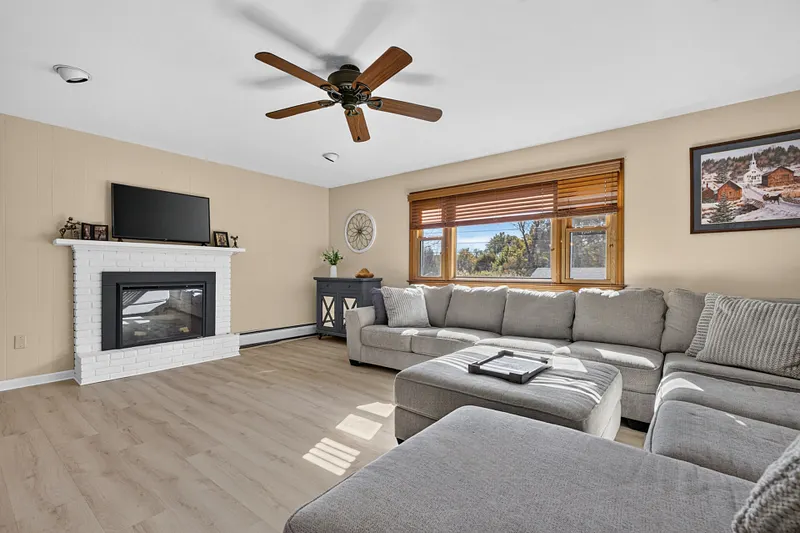 144 Lindley Ter Photo 13