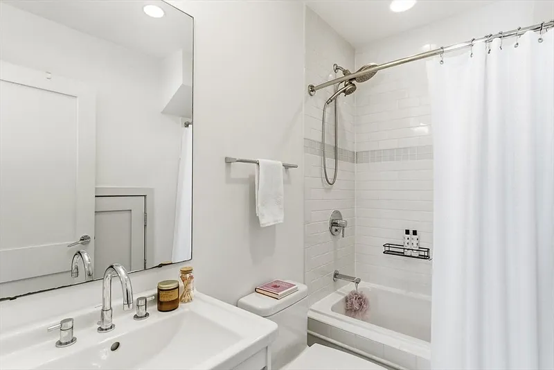 180 Franklin Street #176 Photo 15