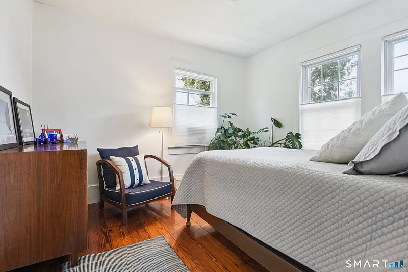 24 Warren Avenue Photo 16