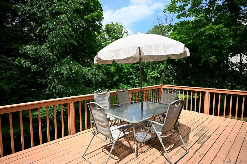 16 Greenridge Court Photo 11