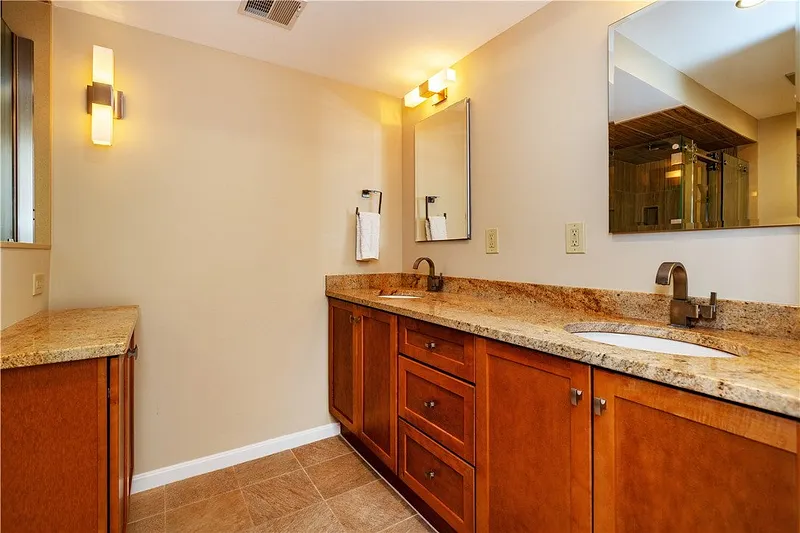 152 Crompton Avenue  #18 Photo 29