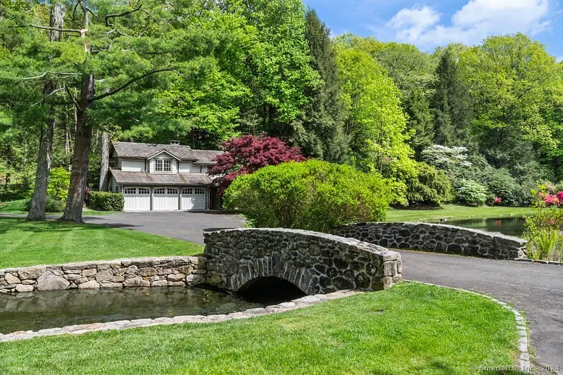 Stamford Single Family Photo 24