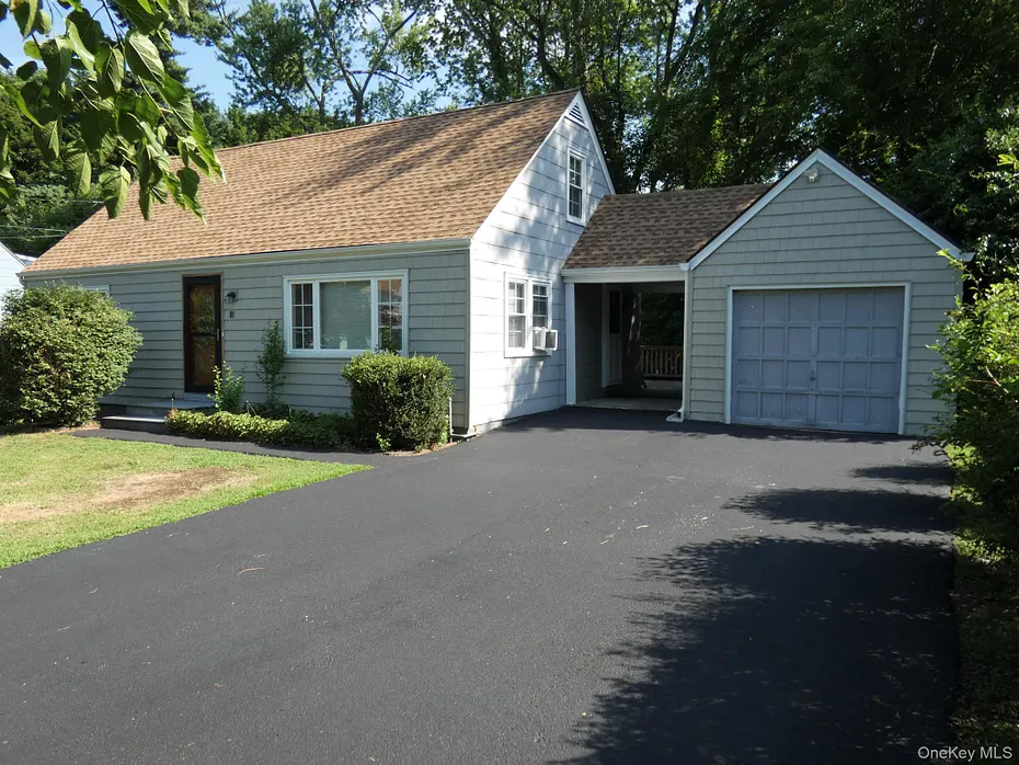 28 Hilltop Drive Photo 1