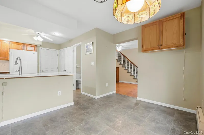 1069 Wolcott Avenue Photo 16