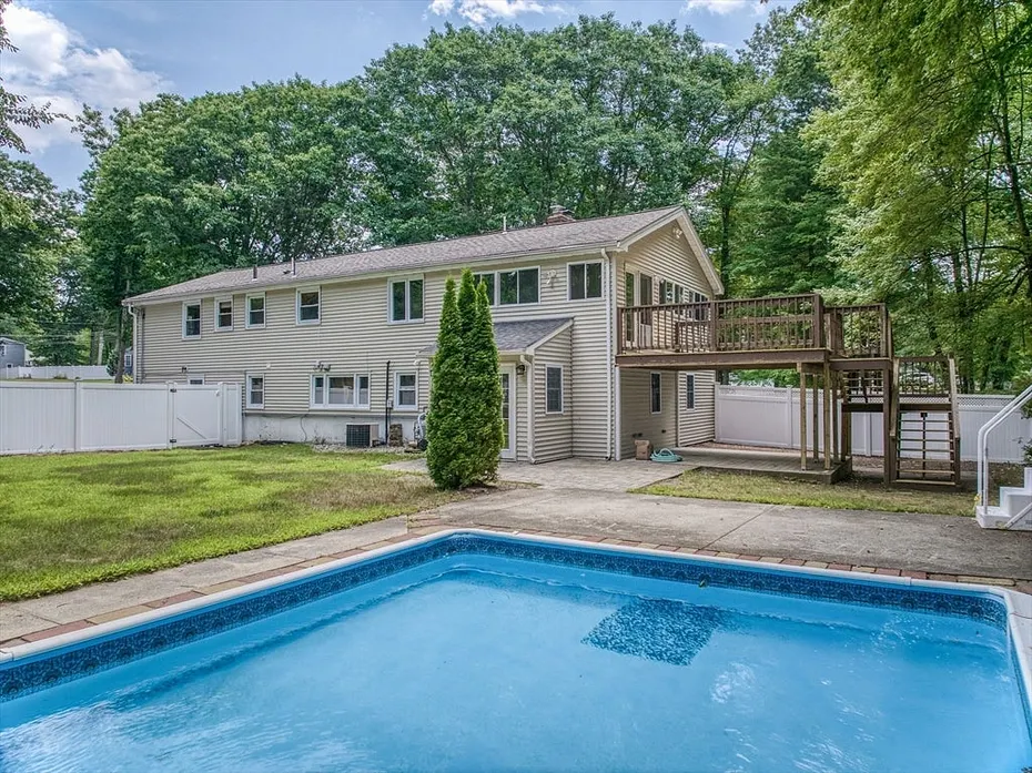 680 East Street Photo 2