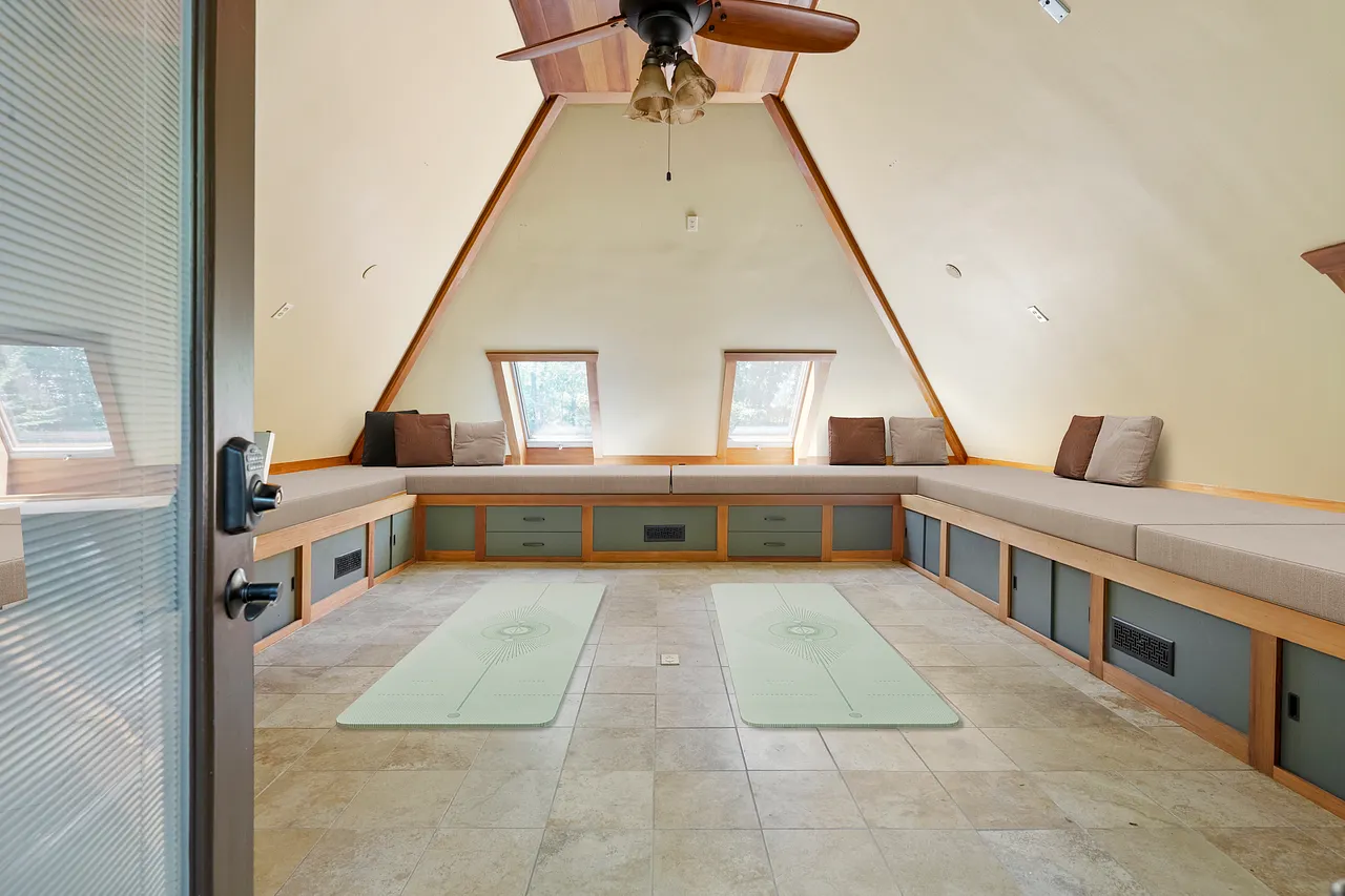 Heated flex space above detached garage