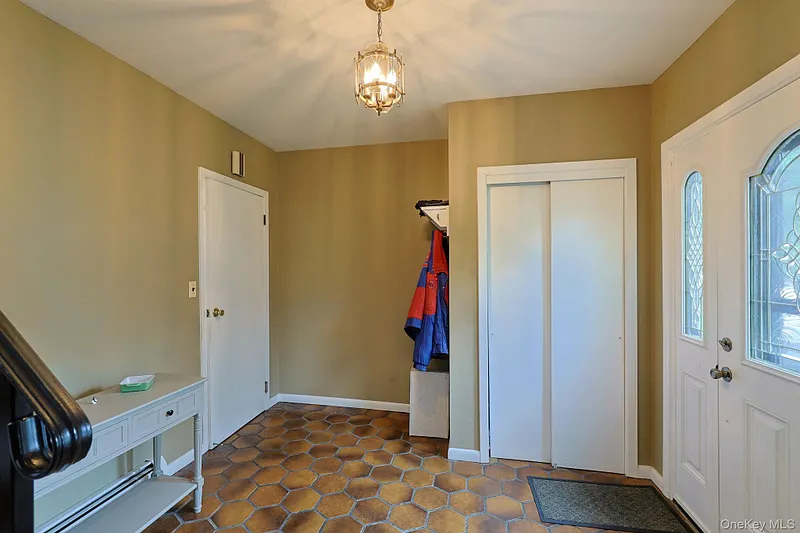 18 Hillside Road Photo 3
