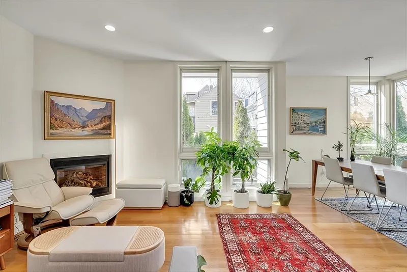 180 Franklin Street #176 Photo 3