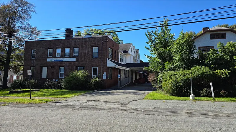 17 Hamilton Avenue Photo 1