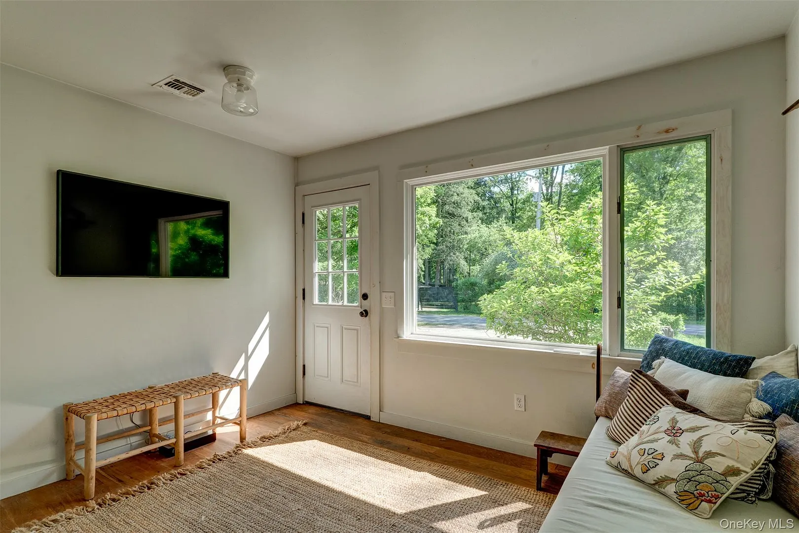 399 Delaware Drive Photo 4