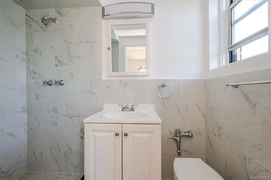 3850 Hudson Manor Terrace  #3AW Photo 14