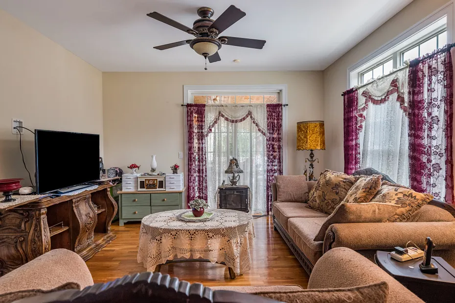9 Pierpont Court Photo 30