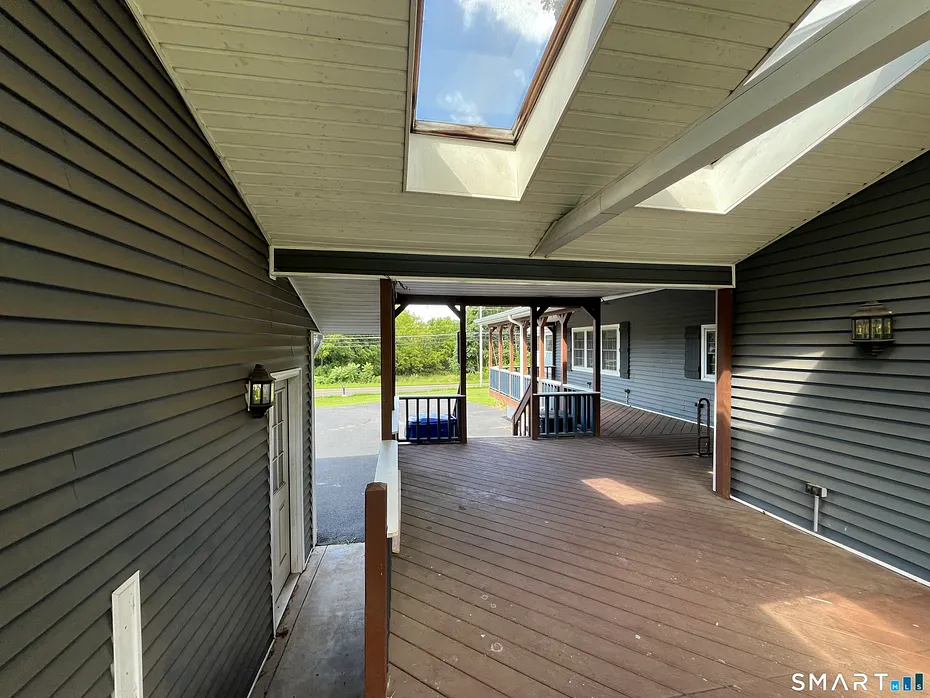 303 Somers Road Photo 25