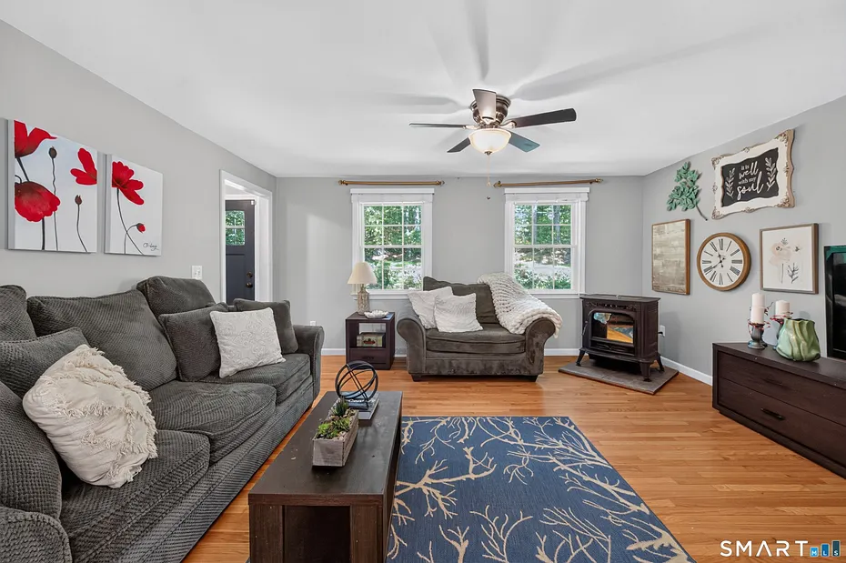 87 Chevas Road Photo 6