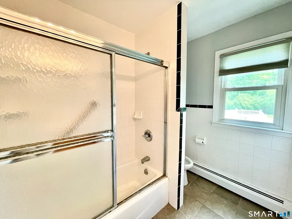 35 Woodmont Road Photo 22