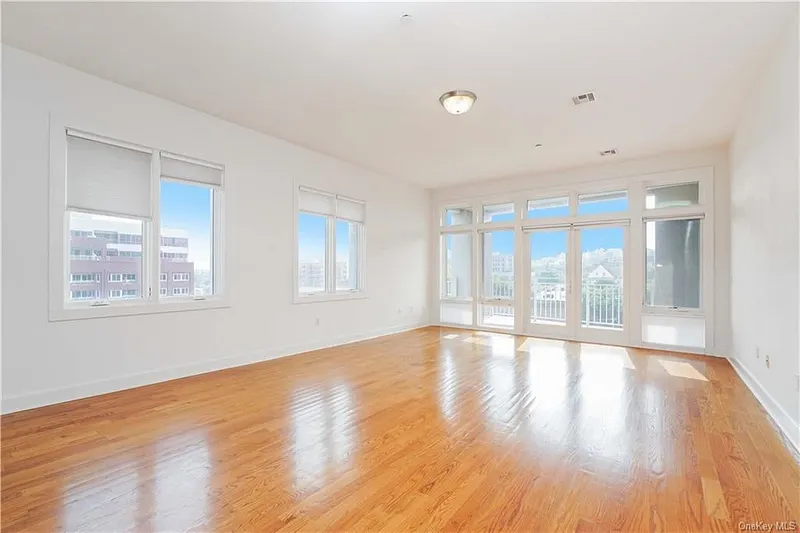 90 Bay Street Landing  #7D Photo 7