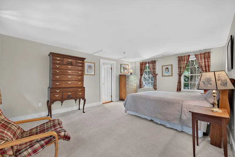 9 Ingham Hill Road Photo 23