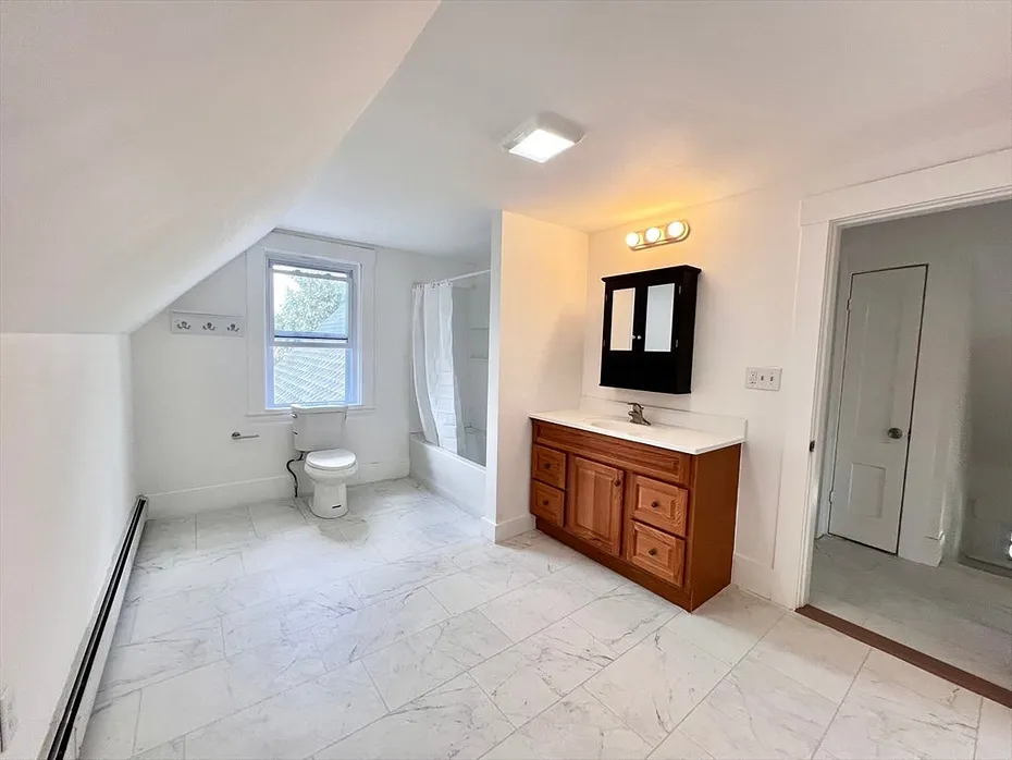 10 Oak St  #2 Photo 4