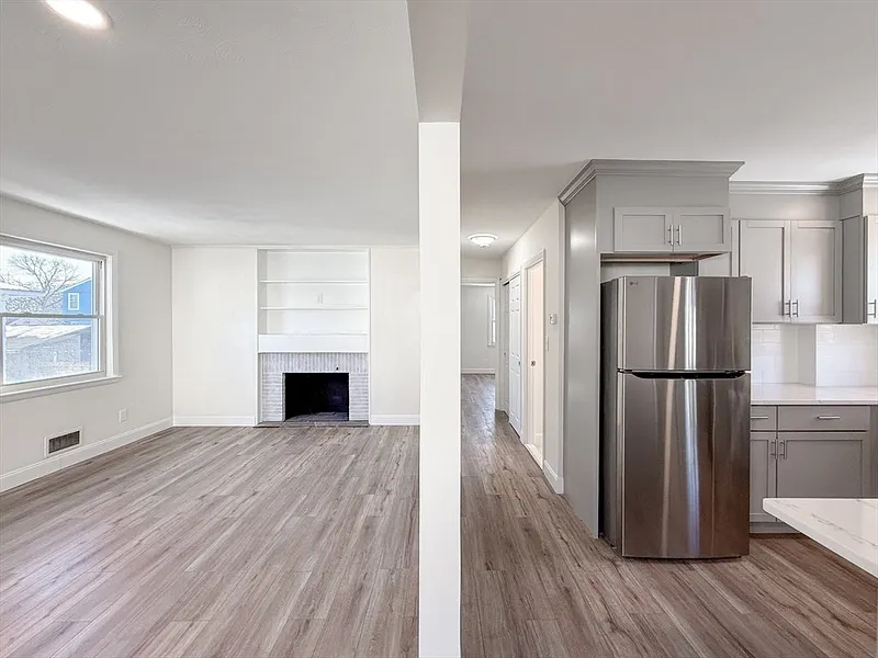 31 Millard Ave Photo 13