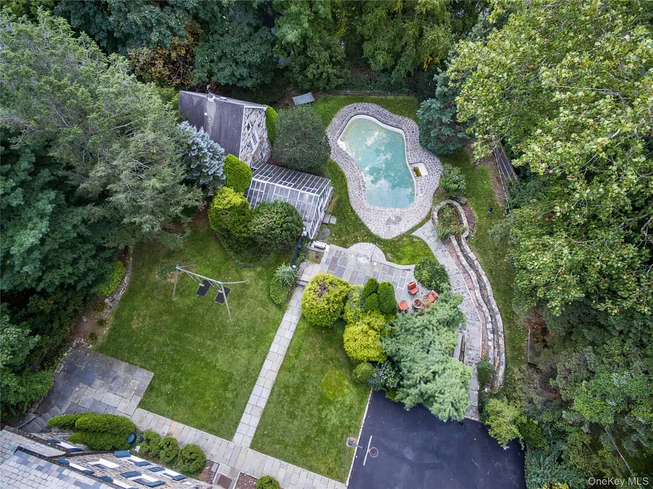 209 Beechmont Drive Photo 47