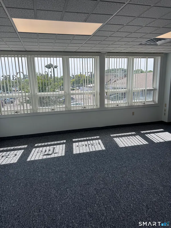 455 Boston Post Road Photo 11